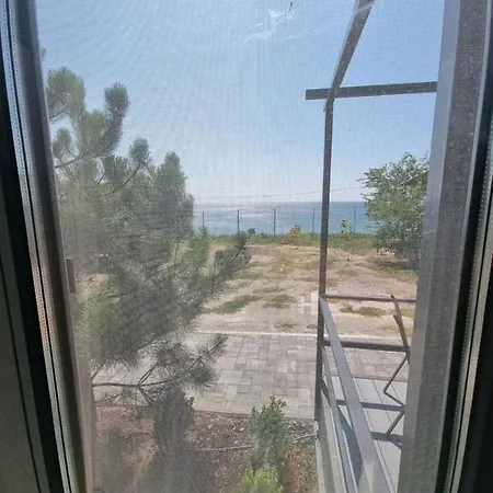 База Отдыха «Хуторок Дофиновка» Holiday home Odesa